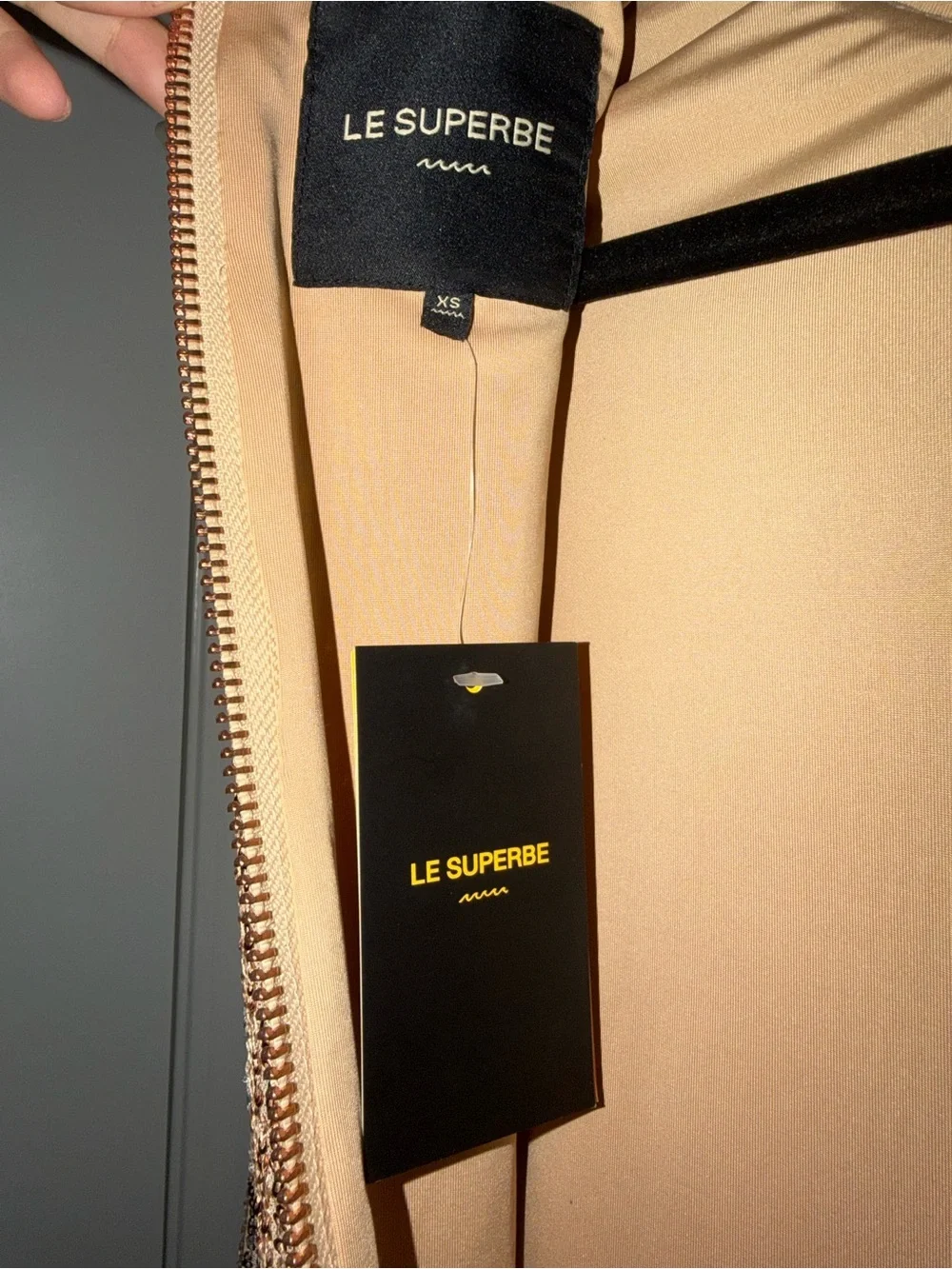 le superbe brand new